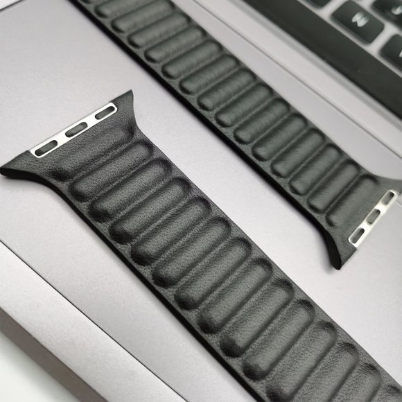 NEW[BAND] Black Leather Magnetic For Apple Watch - Picture 3 of 5